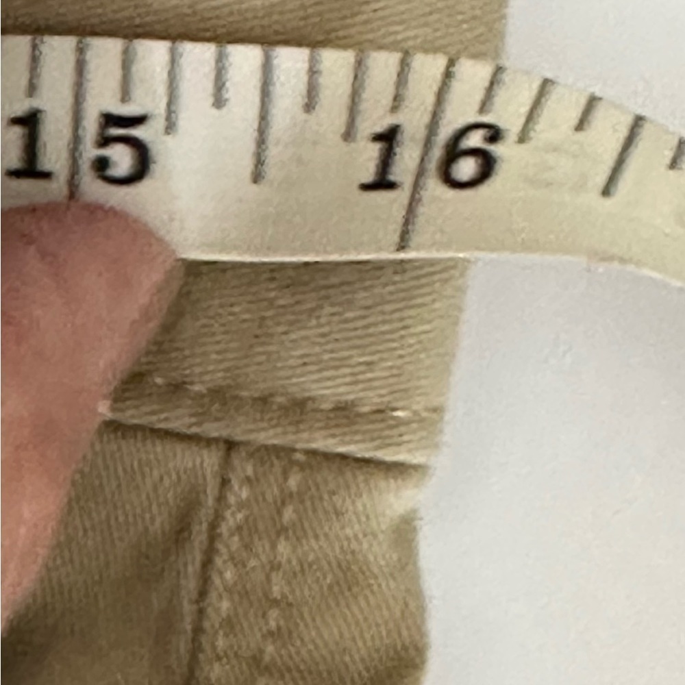 Eddie Bauer sz 4 shorts khaki Cute style Legendwash stretchy - Picture 4 of 13